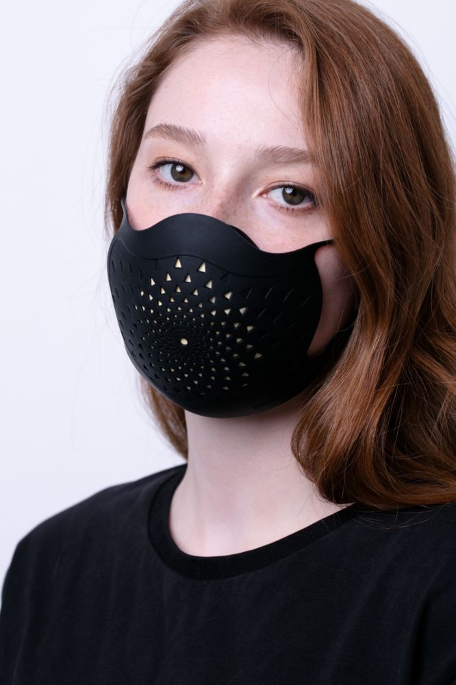 Многоразовая маска с прополисом PropMask, силиконовая, черная